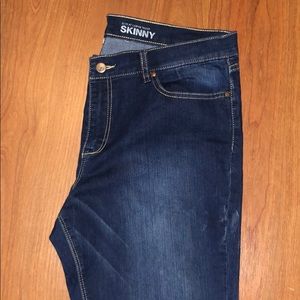 New York and Company Skinny Jeans Like New!